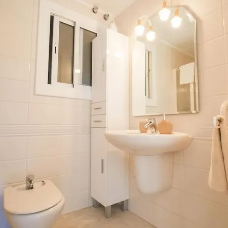 Seahomes Vacations - Seafront In With Pkg Appartamento