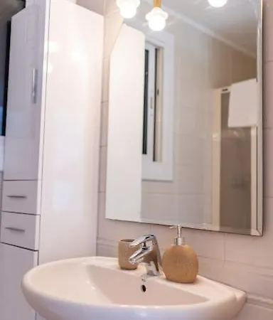 Seahomes Vacations - Seafront In With Pkg Apartment