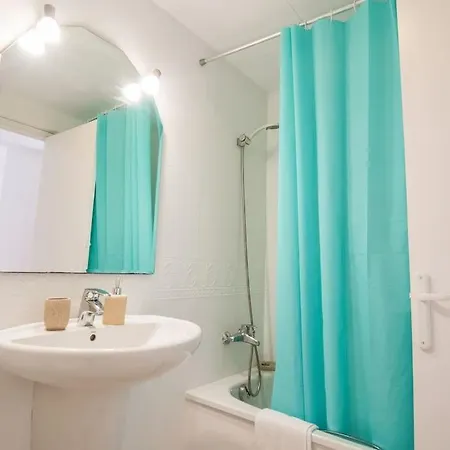 Apartment Seahomes Vacations - Seafront In With Pkg