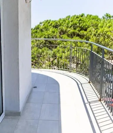 Apartment Seahomes Vacations - Seafront In With Pkg *